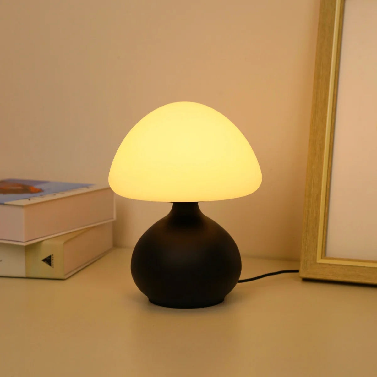 Modern minimalist mushroom table lamp